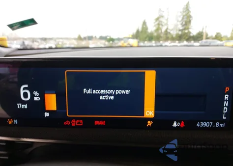 2022 Ford Mustang Mach-E Select z USA, uszkodzony, nr VIN 3FMTK1RMXNMA44302